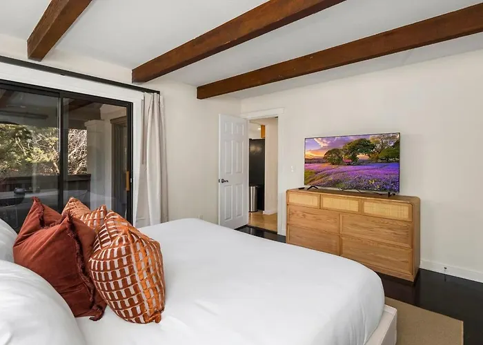 Serenity Retreat With Hot Tub Games & Firepit *