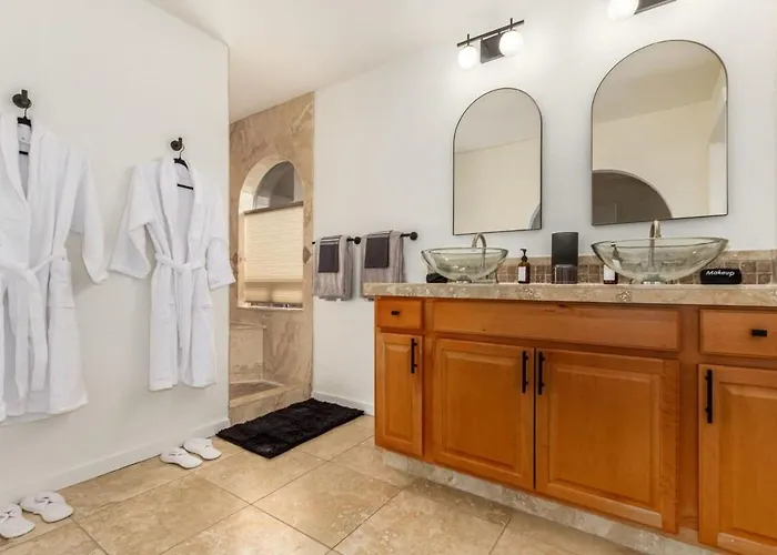 Ferienhaus Serenity Retreat With Hot Tub Games & Firepit *